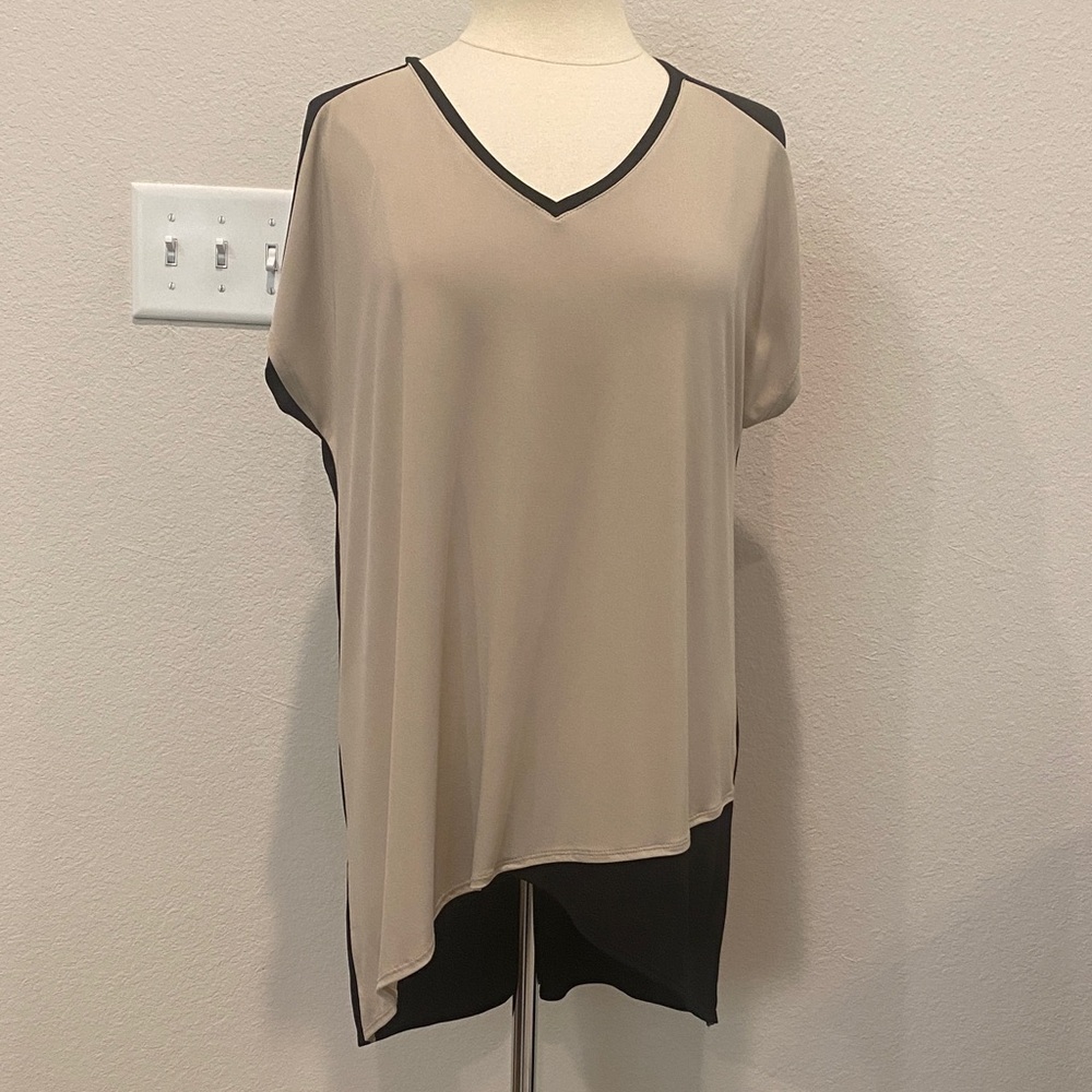 Chico's Two-Tone V-Neck Asymmetric Tunic in Taupe and Black